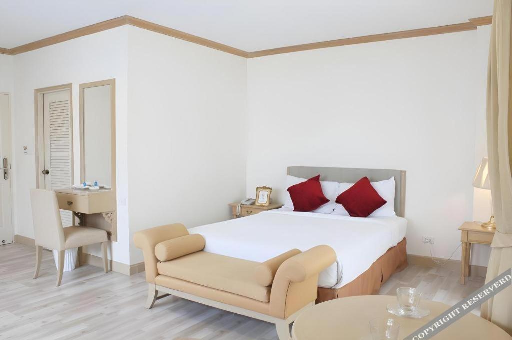 Romance Hotel Srinakarin Bangkok Extérieur photo