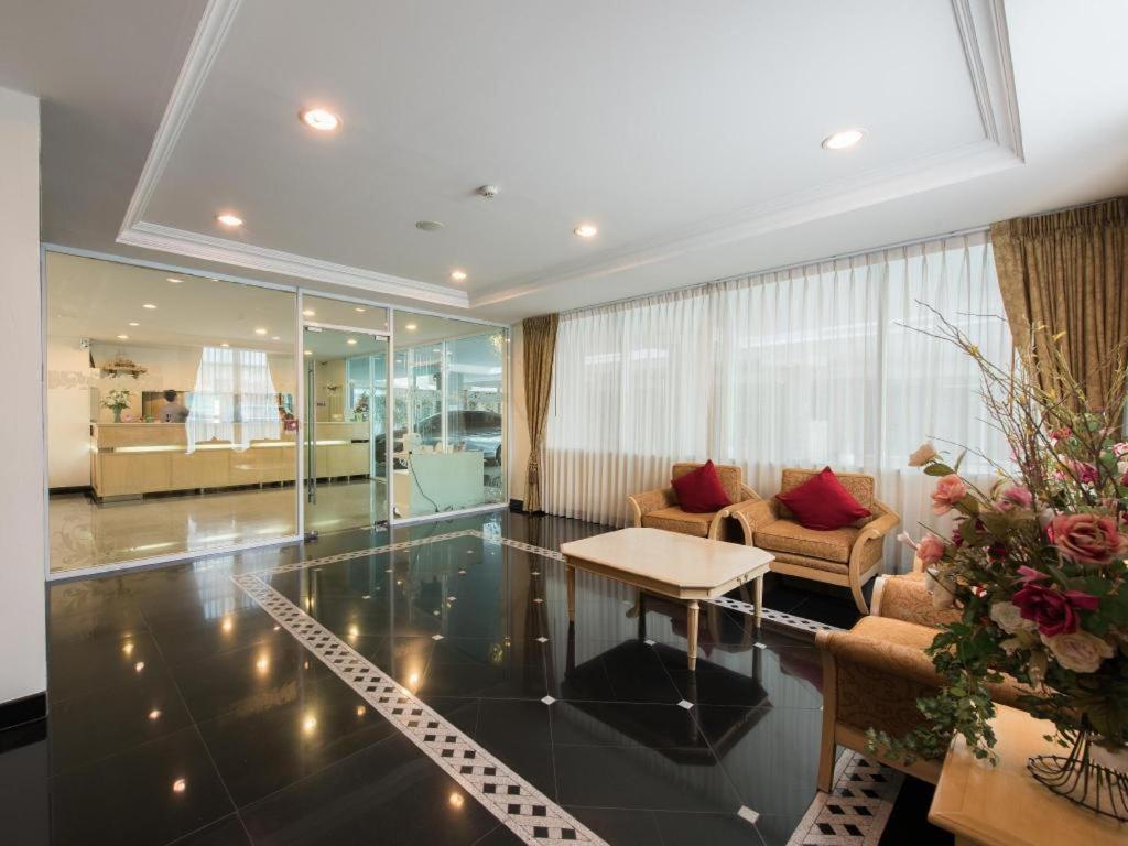 Romance Hotel Srinakarin Bangkok Extérieur photo